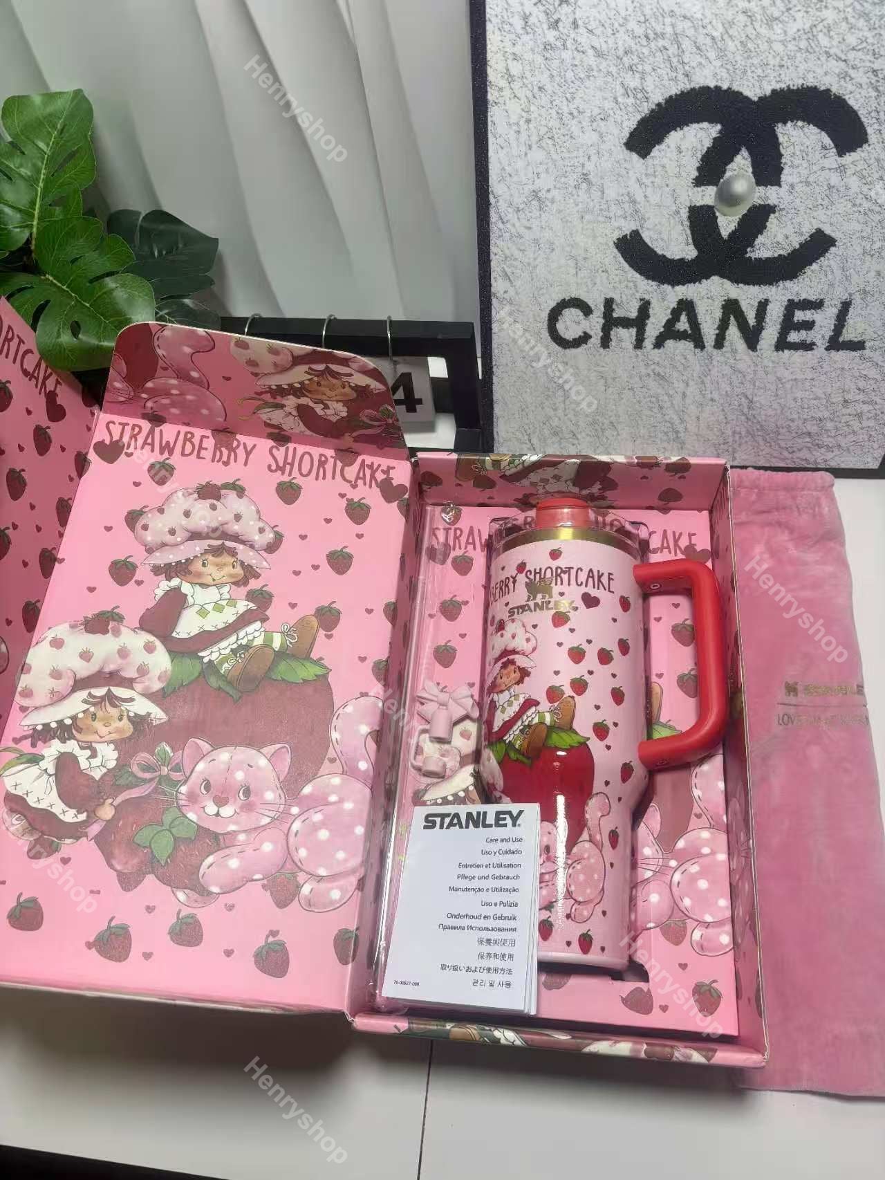 Strawberry Shortcake Designer 40oz Cup, Laser Engraved Gift Box with Straw Topper