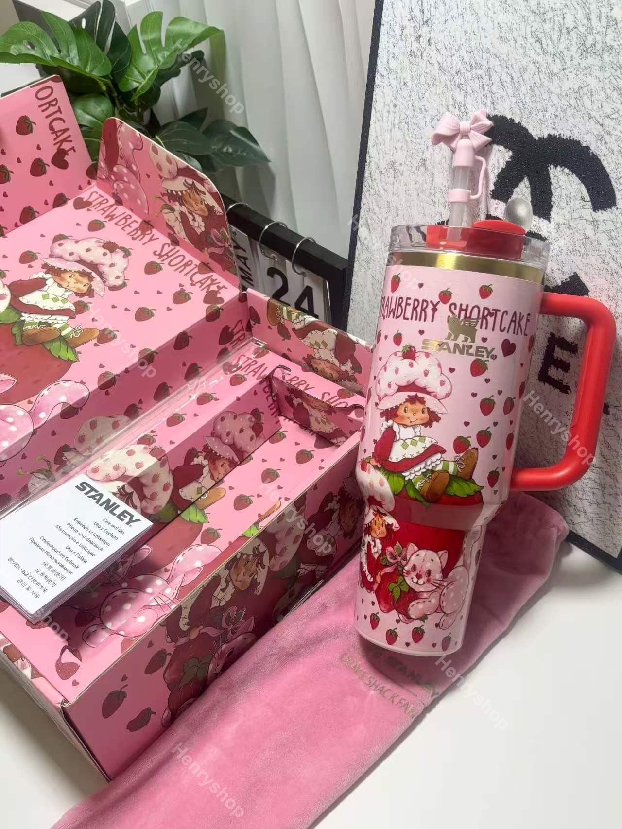 Strawberry Shortcake Designer 40oz Cup, Laser Engraved Gift Box with Straw Topper